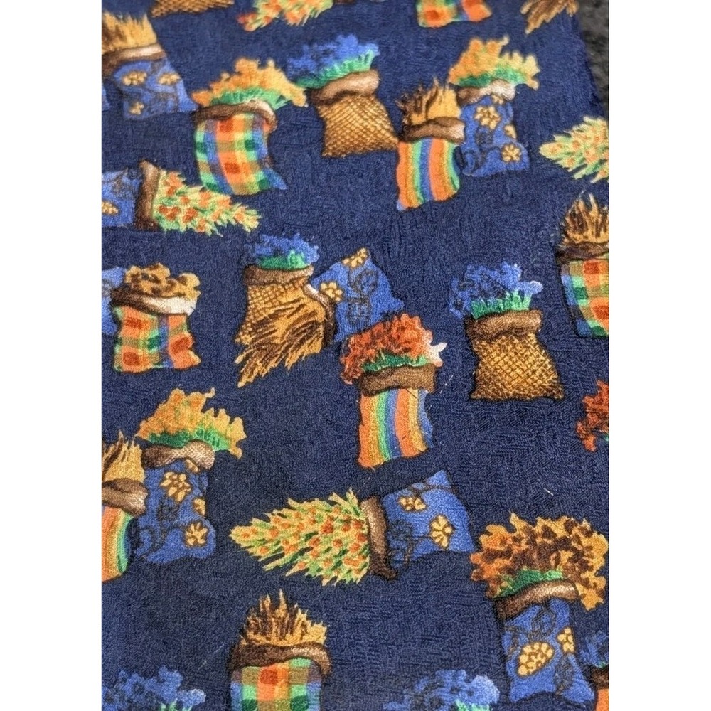 Givenchy Gentleman Men's‎ Tie 100% Silk Navy Blue Novelty Baskets Floral Vintage